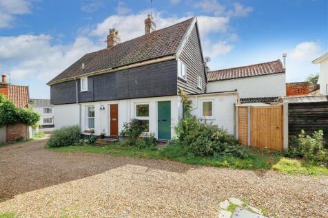 London Road, Halesworth IP19 2 bed end of terrace house for sale