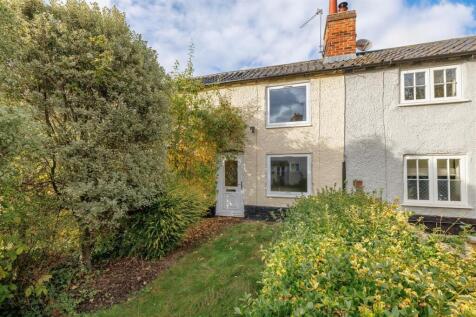 London Road, Halesworth IP19 2 bed end of terrace house for sale
