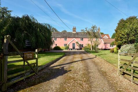 The Street, Diss IP22 4 bed detached house for sale