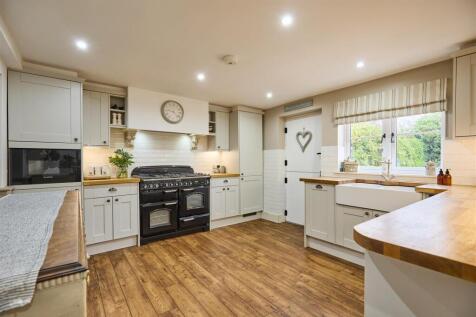 West Carr Road, Attleborough NR17 3 bed house for sale