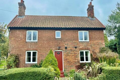 Bungay NR35 3 bed detached house for sale