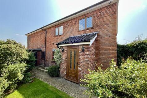 Station Road, Harleston IP20 3 bed detached house for sale