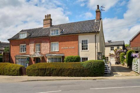 6 bedroom detached house for sale