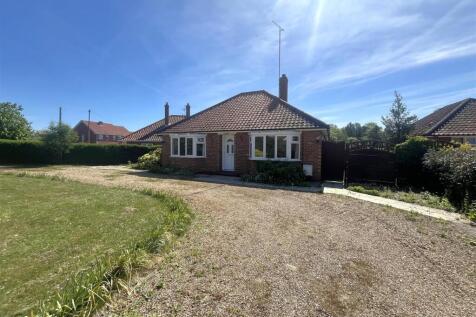 Station Road, Harleston IP20 3 bed detached bungalow for sale