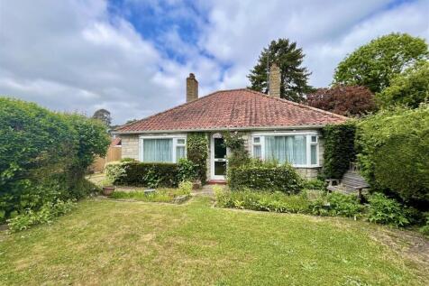 Jays Green, Harleston IP20 2 bed detached bungalow for sale