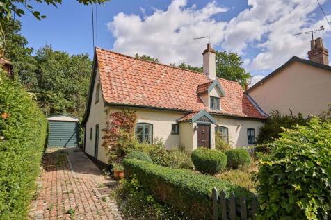 Low Road, Harleston IP20 2 bed cottage for sale