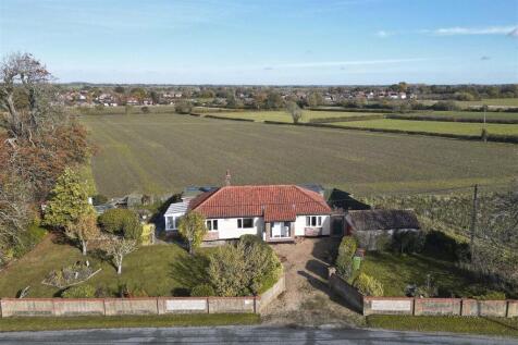 Common Road, Diss IP21 3 bed detached bungalow for sale