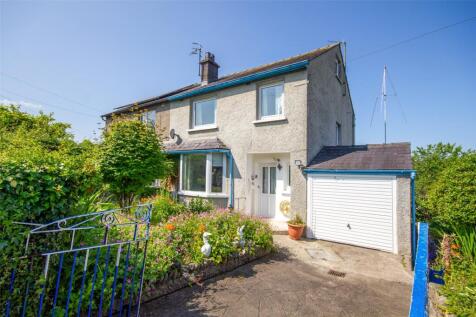 Castle Green Close, Kendal LA9 3 bed semi