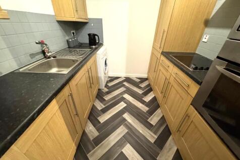 2 bedroom ground floor flat for sale