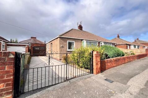 2 bedroom semi-detached bungalow for sale