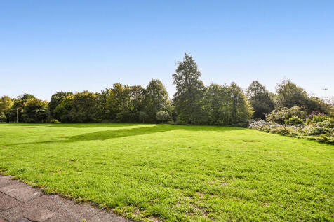 1 bedroom ground floor flat for sale