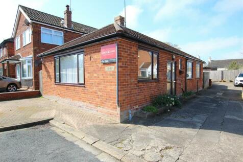 Mere View Avenue, Hornsea 2 bed detached bungalow for sale