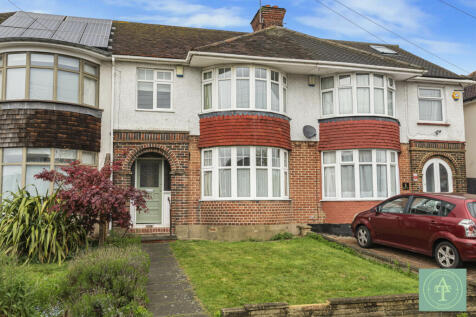 Charter Way, London, N14 4 bed terraced house for sale