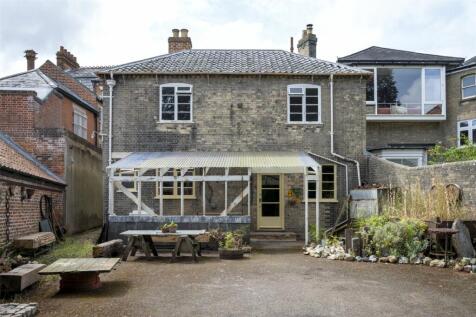 Saxmundham, Suffolk 4 bed terraced house for sale