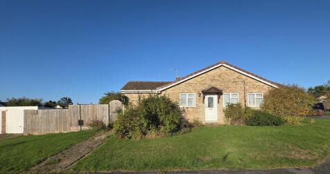 3 bedroom semi-detached bungalow for sale