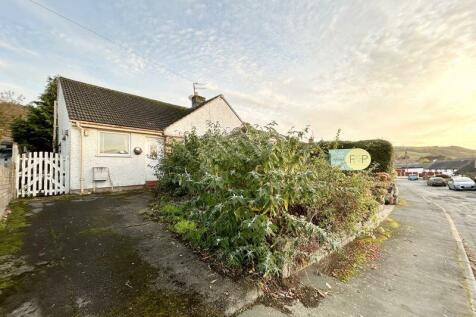 2 bedroom semi-detached bungalow for sale