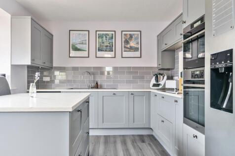 Liphook, popular location 3 bed house for sale