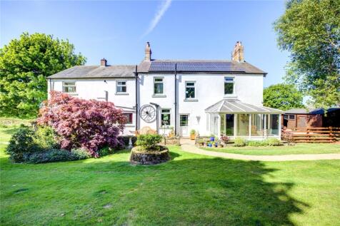 Detached house for sale
