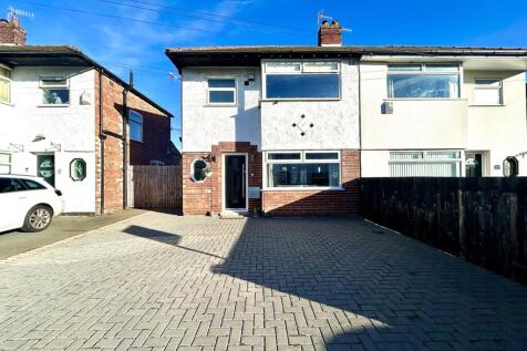 3 bedroom semi-detached house for sale