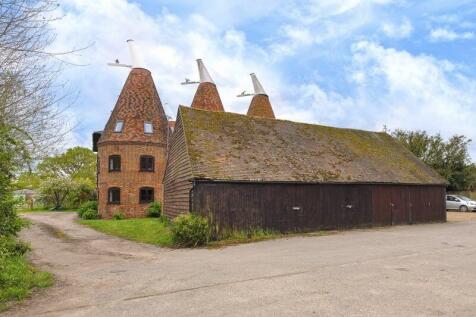5 bedroom semi-detached house for sale