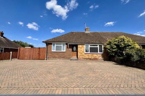 2 bedroom semi-detached bungalow for sale