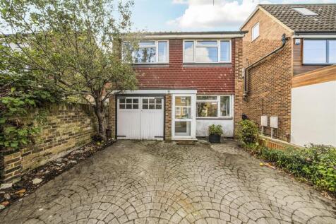 New Road, Kingston Upon Thames 3 bed detached house for sale
