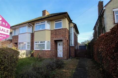 3 bedroom semi-detached house for sale
