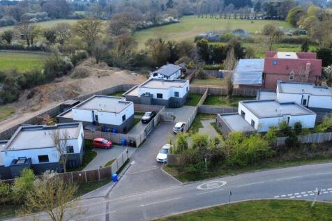 16 bedroom detached house for sale