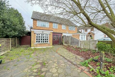 4 bedroom semi-detached house for sale