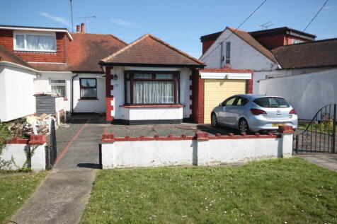 3 bedroom semi-detached bungalow for sale