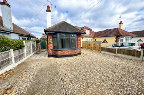3 bedroom semi-detached bungalow for sale