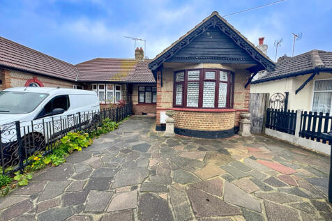 2 bedroom semi-detached bungalow for sale