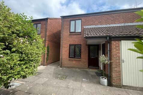 Willowdale Grange, Tettenhall... 2 bed ground floor flat for sale