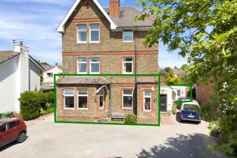 3 bedroom ground floor flat for sale