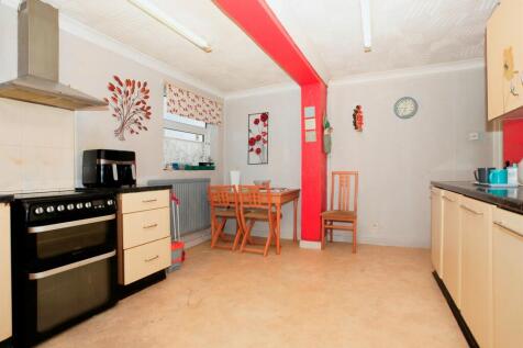 2 bedroom semi-detached bungalow for sale