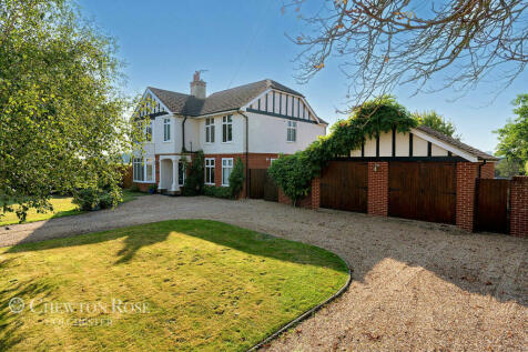 5 bedroom detached house for sale