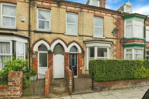 5 bedroom terraced house for sale