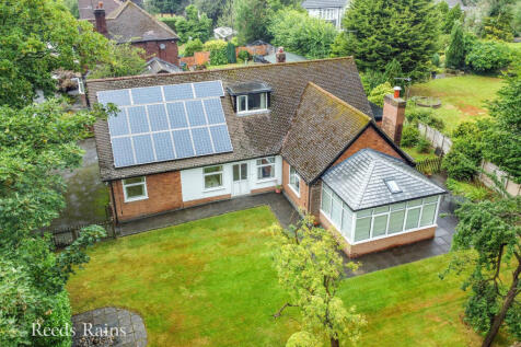 Offerton Road, Stockport SK7 5 bed bungalow for sale