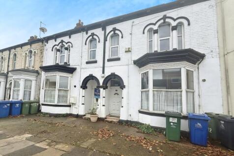 Grimsby Road, Lincolnshire DN35 7 bed terraced house for sale