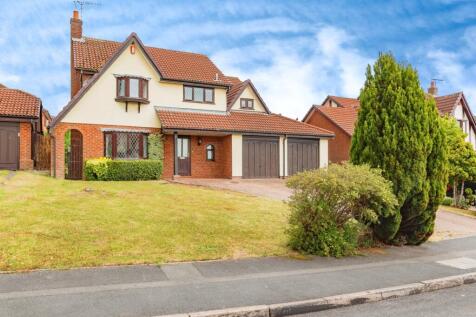 Augustine Close, Staffordshire ST15 5 bed detached house for sale