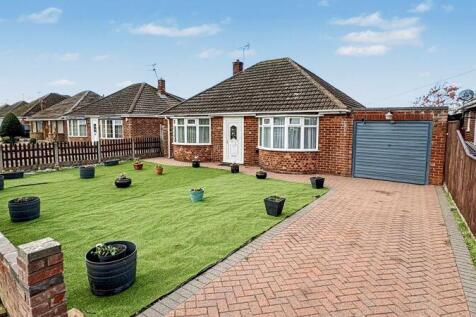 2 bedroom detached bungalow for sale