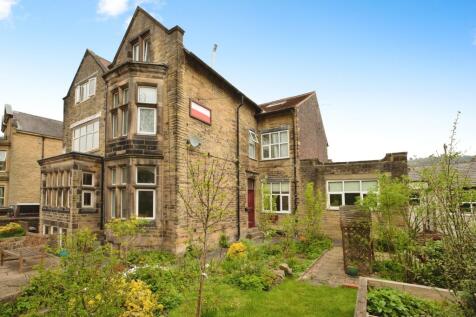 Burnley Road, West Yorkshire OL14 6 bed semi