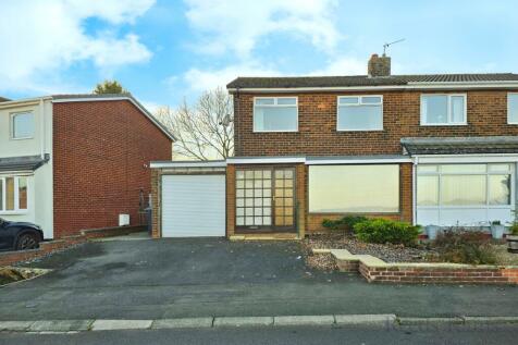 3 bedroom semi-detached house for sale