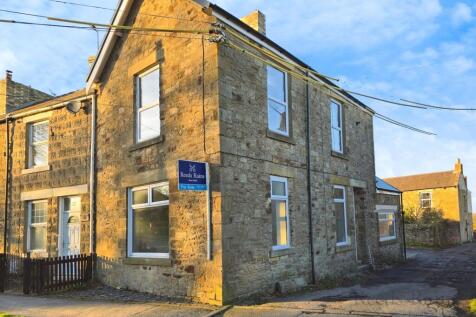 4 bedroom end of terrace house for sale