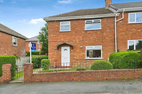 3 bedroom semi-detached house for sale
