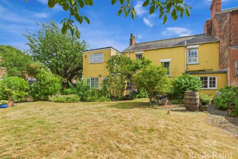 5 bedroom semi-detached house for sale