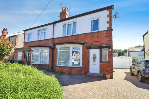 Kingsway, West Yorkshire LS15 3 bed semi