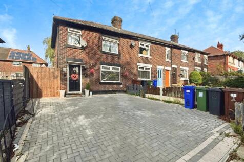St. Marys Road, Greater Manchester SK14 3 bed end of terrace house for sale