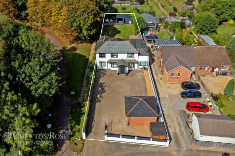 6 bedroom detached house for sale