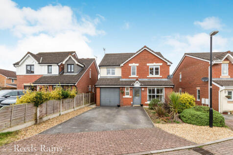 Lomond Close, Chorley PR7 4 bed detached house for sale